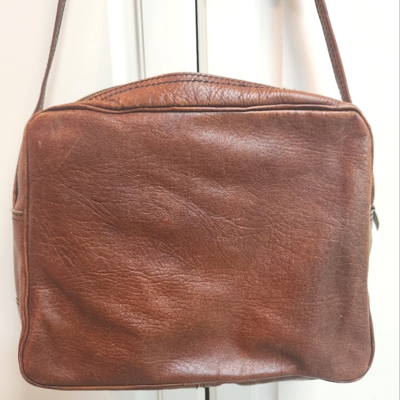 LAND Tumbled Brown Leather Messenger Shoulder/Crossbody Bag - Picture 4 of 11